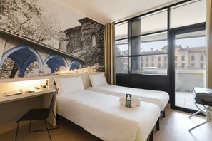 In-room safe, desk, iron/ironing board, free WiFi - B&B Hotel Como Camerlata (Como)