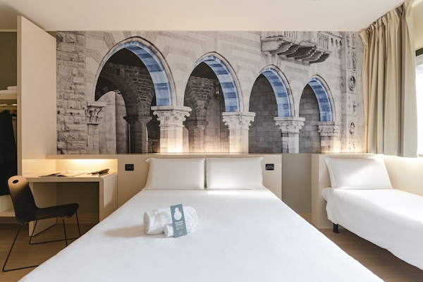 Triple Room, Non Smoking | In-room safe, desk, iron/ironing board, free WiFi