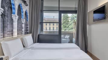 In-room safe, desk, iron/ironing board, free WiFi