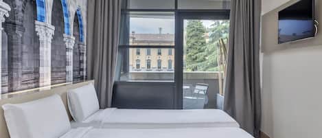 Zimmersafe, Schreibtisch, BĂŒgeleisen/BĂŒgelbrett, kostenloses WLAN