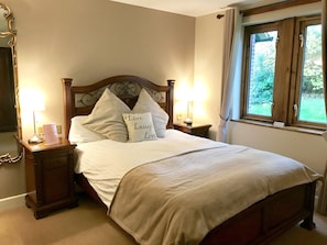 Double Room | Desk, iron/ironing board, free WiFi, bed sheets - Camden Arms Hotel (Royal Tunbridge Wells)