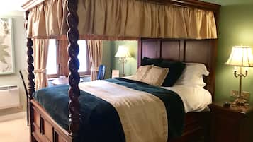 Doppelzimmer, 1 King-Bett (Four Poster) | Schreibtisch, Bügeleisen/Bügelbrett, kostenloses WLAN, Bettwäsche