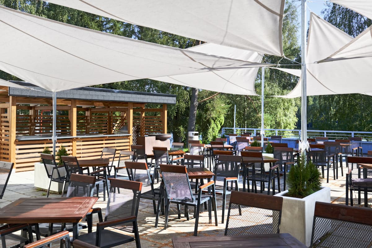 breakfast, lunch, dinner served; regional cuisine