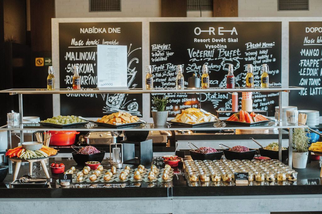 breakfast, lunch, dinner served; regional cuisine