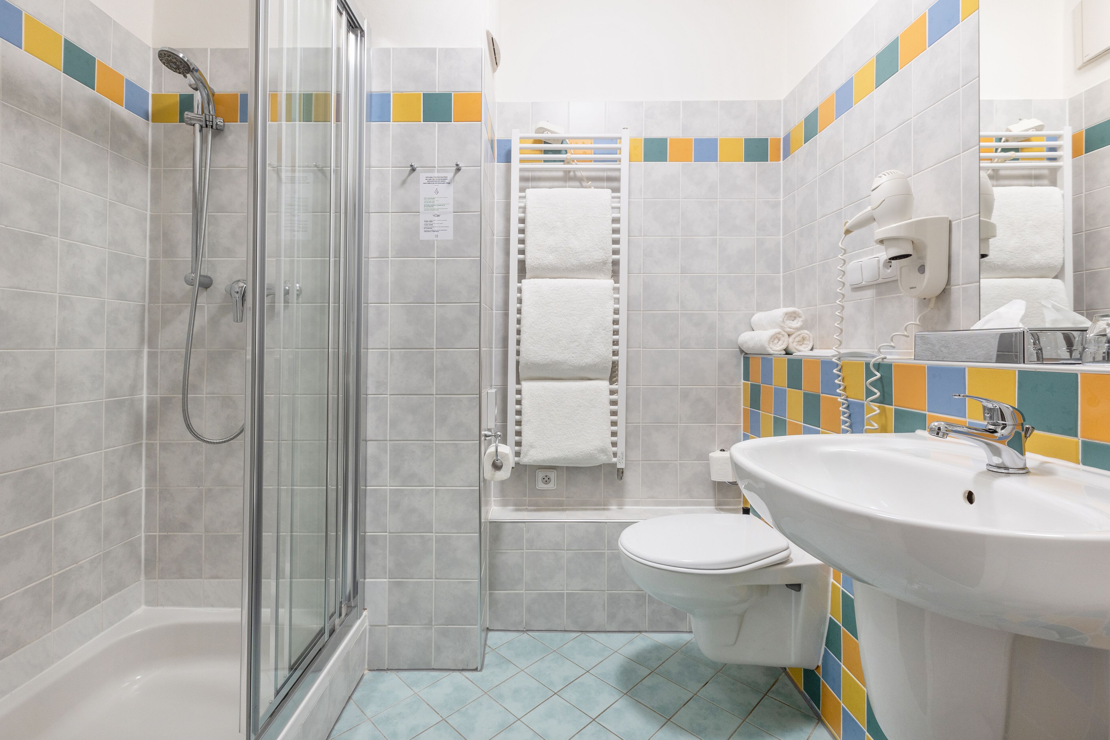 shower, rainfall showerhead, free toiletries, hair dryer