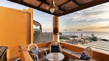 Suite familiare, 2 camere da letto, vista mare, piano elevato | Vista dalla camera