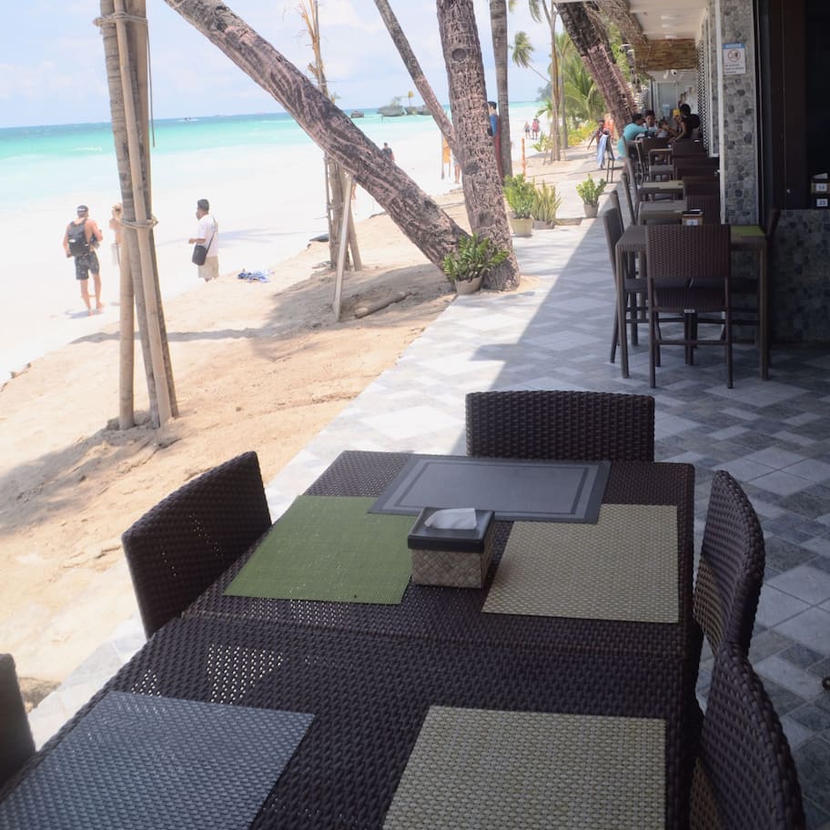 Daily buffet breakfast (PHP 275 per person)