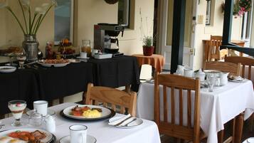 Free daily full breakfast