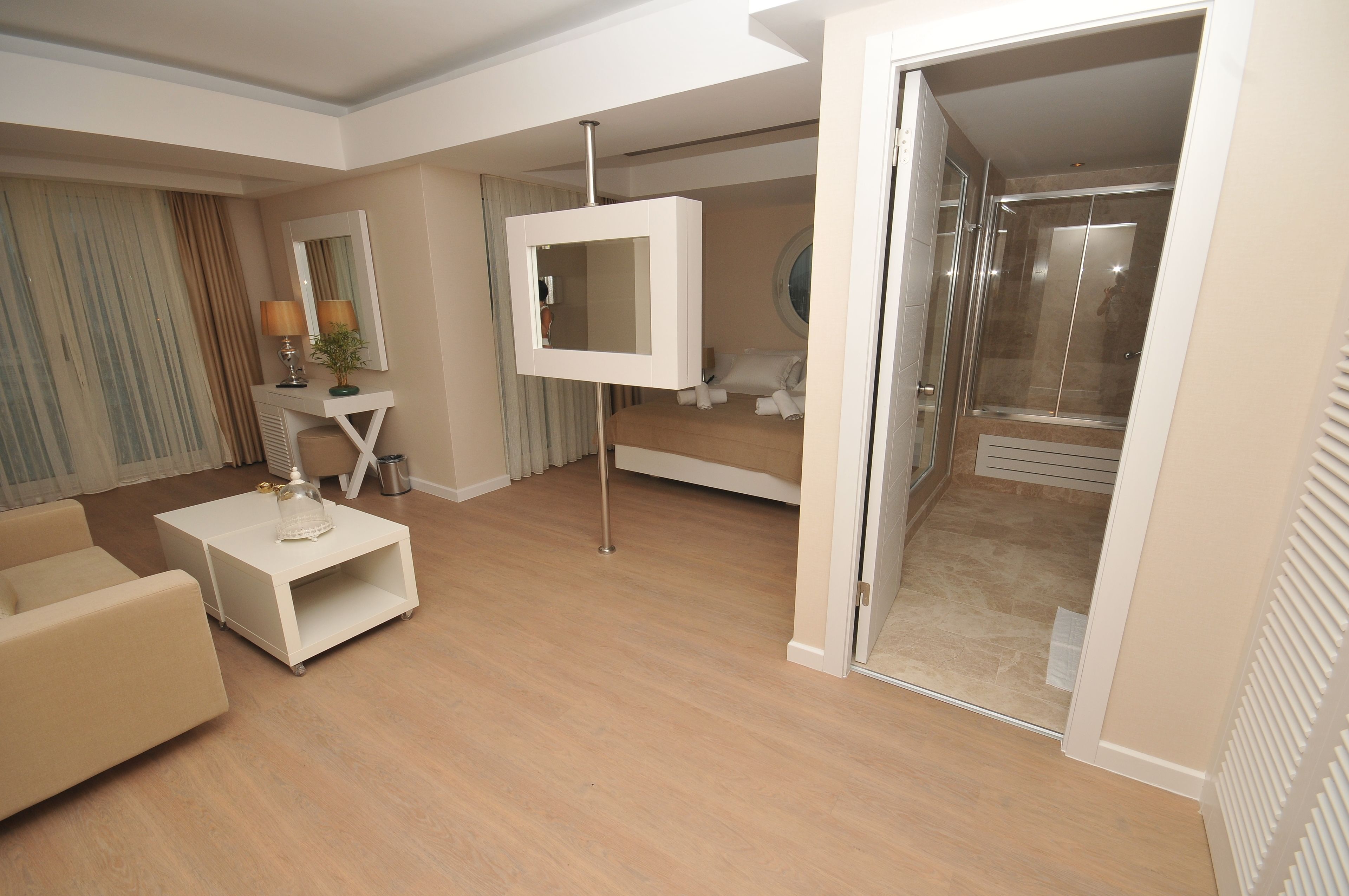 Photo - Alesta Yacht Hotel