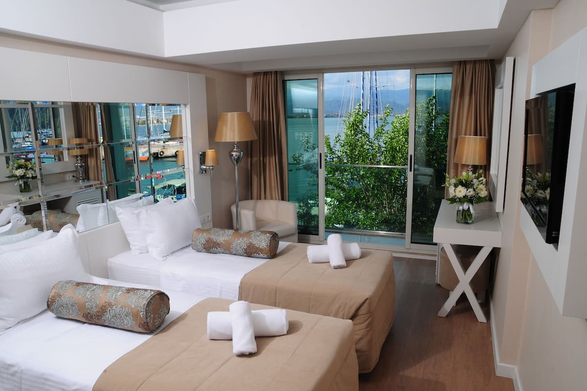 standard room, sea view | 1 bedroom, minibar, in-room safe, soundproofing