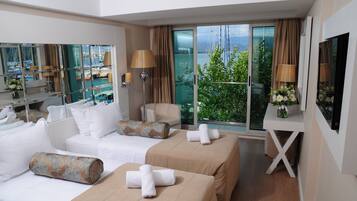 Chambre Standard, vue mer | Minibar, coffres-forts dans les chambres, chambres insonorisées