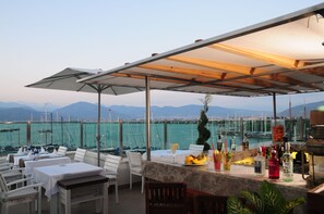 Frokost, lunsj og middag serveres