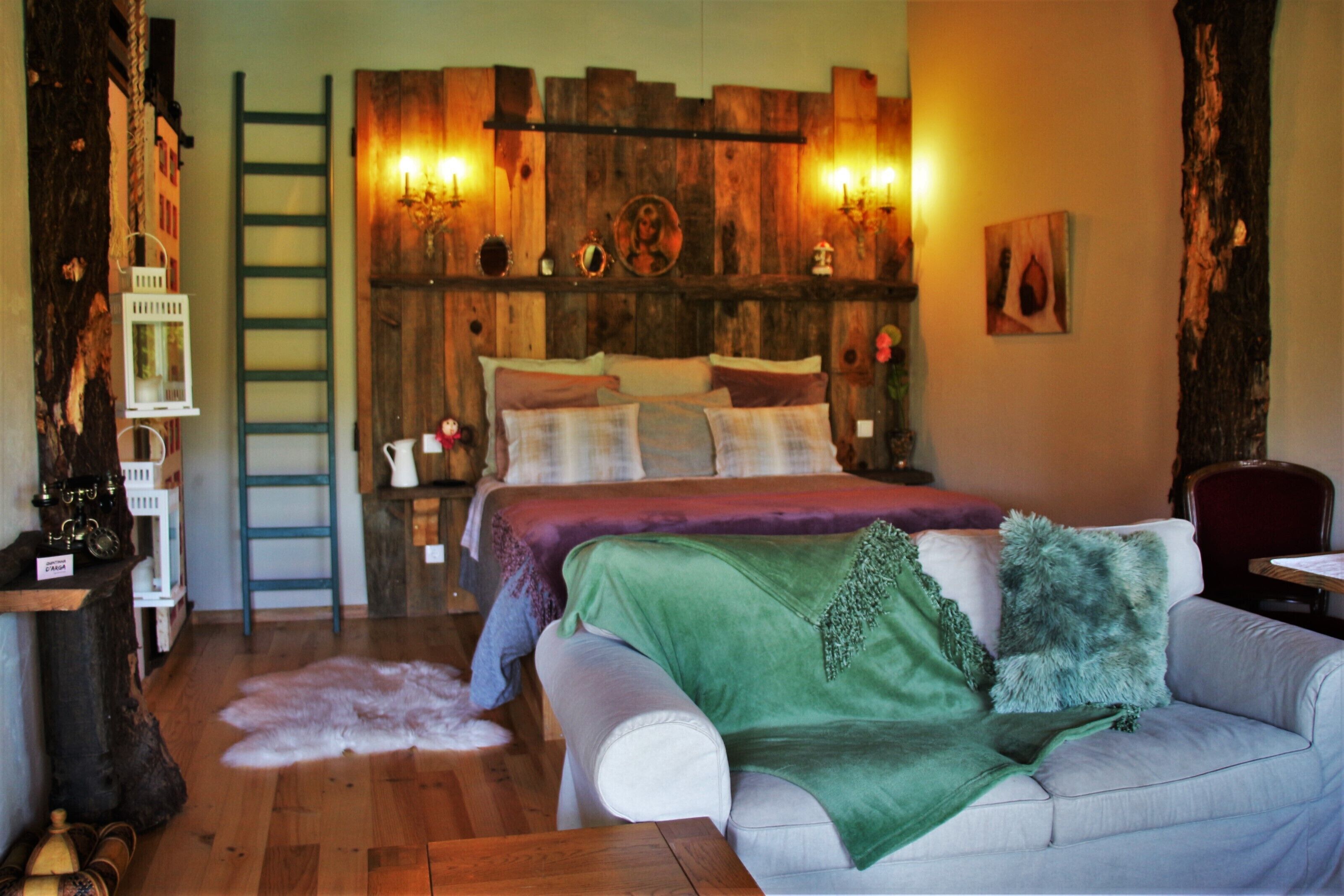 Deluxe-studiosuite - 1 soveværelse - sauna - udsigt til pool | Premium-sengetøj, senge med madrasser af memory foam, individuelt design