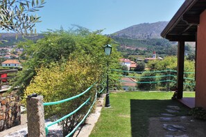 Deluxe Studio Suite, 1 Bedroom, Sauna, Pool View | Mountain view