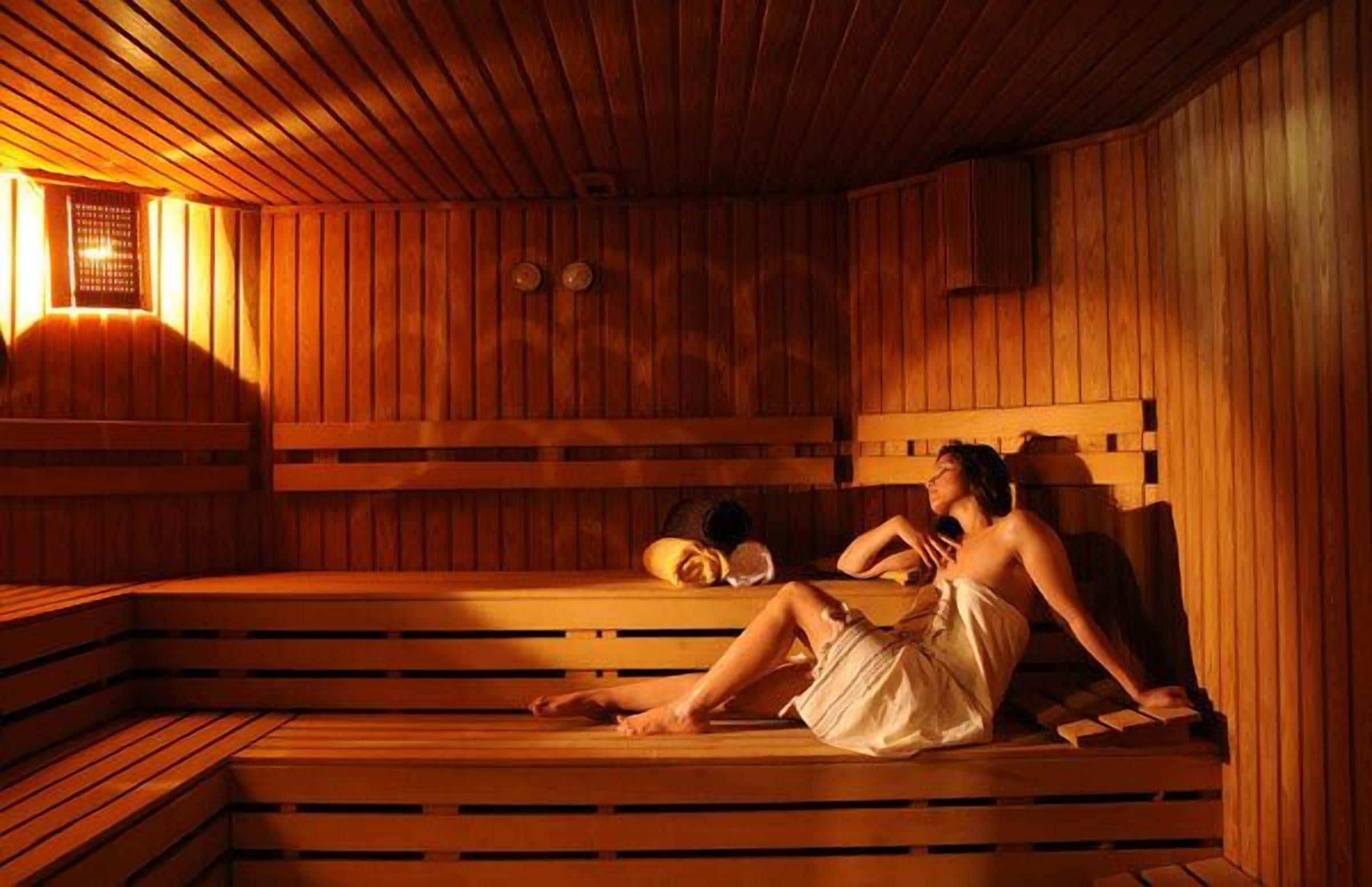couples treatment room(s), sauna, turkish bath/hammam, body treatments