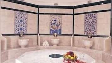 Couples treatment room(s), sauna, Turkish bath/hammam, body treatments