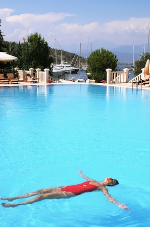 Outdoor pool, sun loungers