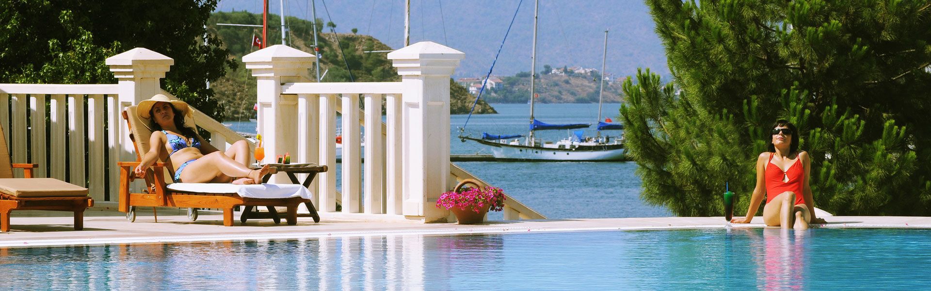 outdoor pool, pool loungers