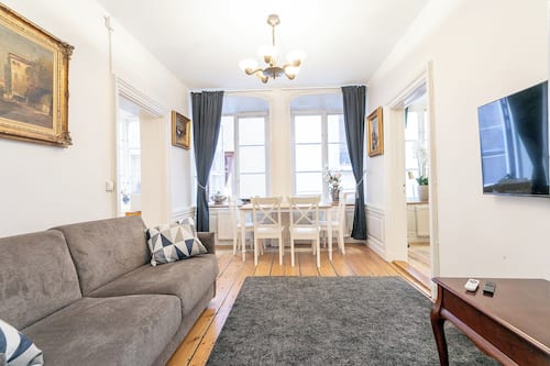 Apartment, 1 Bedroom | Living room | Flat-screen TV
