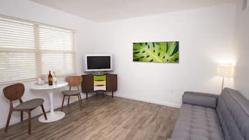 32-inch LCD TV with satellite channels, TV