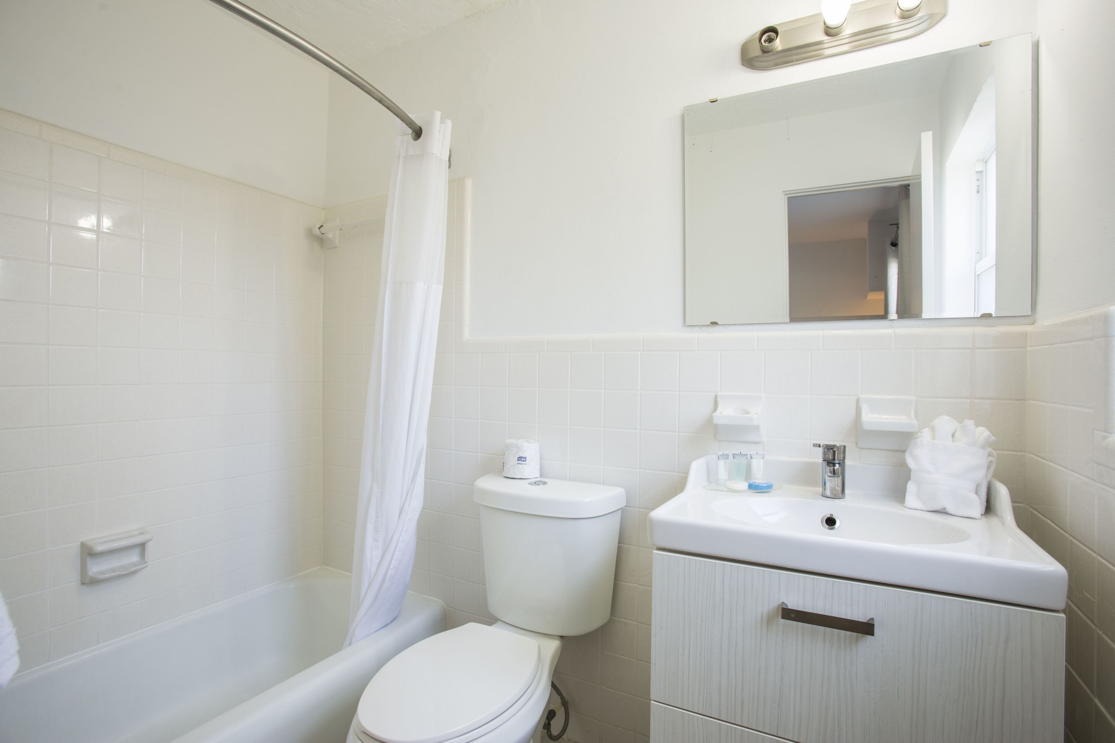 Photo - Regency Inn & Suites