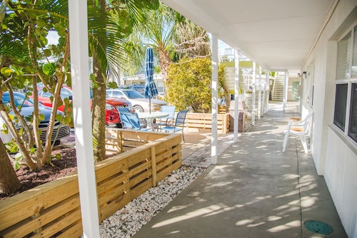 Regency Inn & Suites