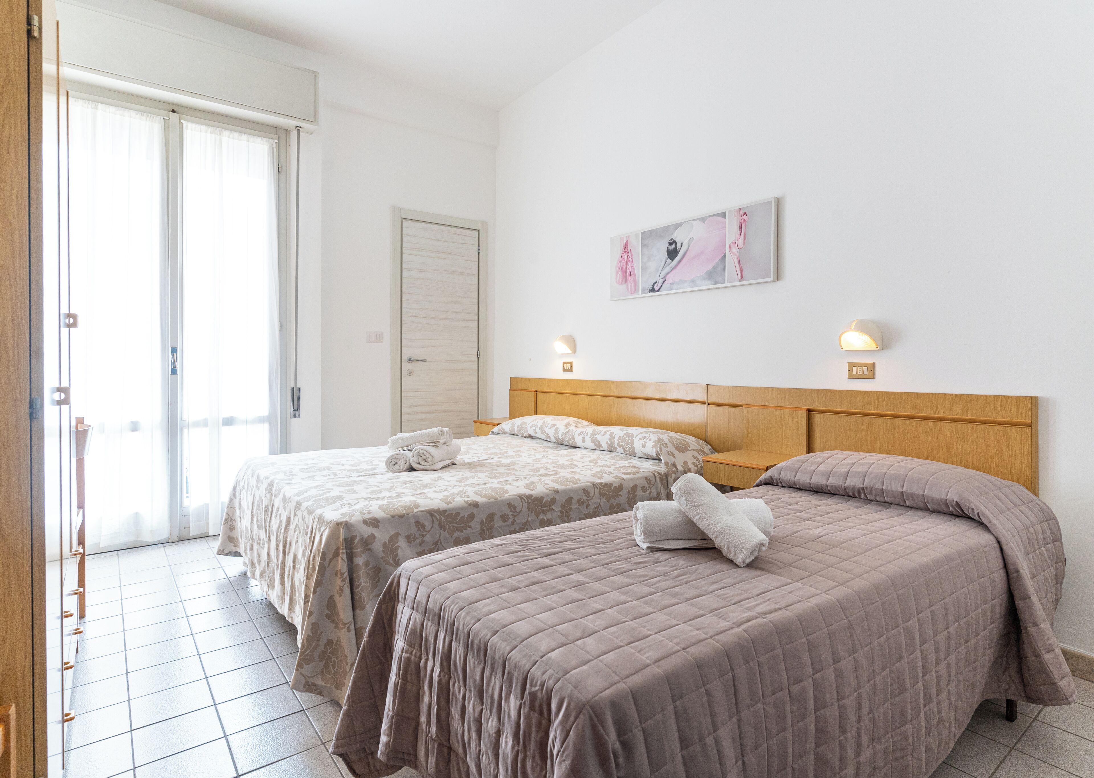 Desk, cots/infant beds, free WiFi, bed sheets