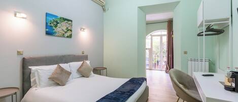 Standard Room | Down comforters, in-room safe, desk, soundproofing