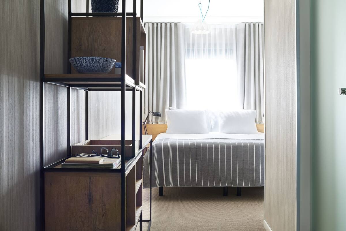 In-room safe, iron/ironing board