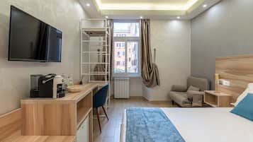 Camera Familiare Superior | 迷你吧、客房内保险箱、办公桌、隔音