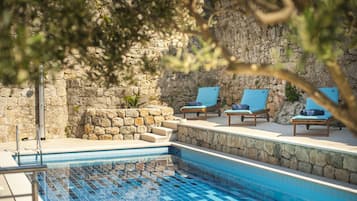 Outdoor pool, pool loungers