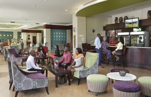 Área de estar no saguão