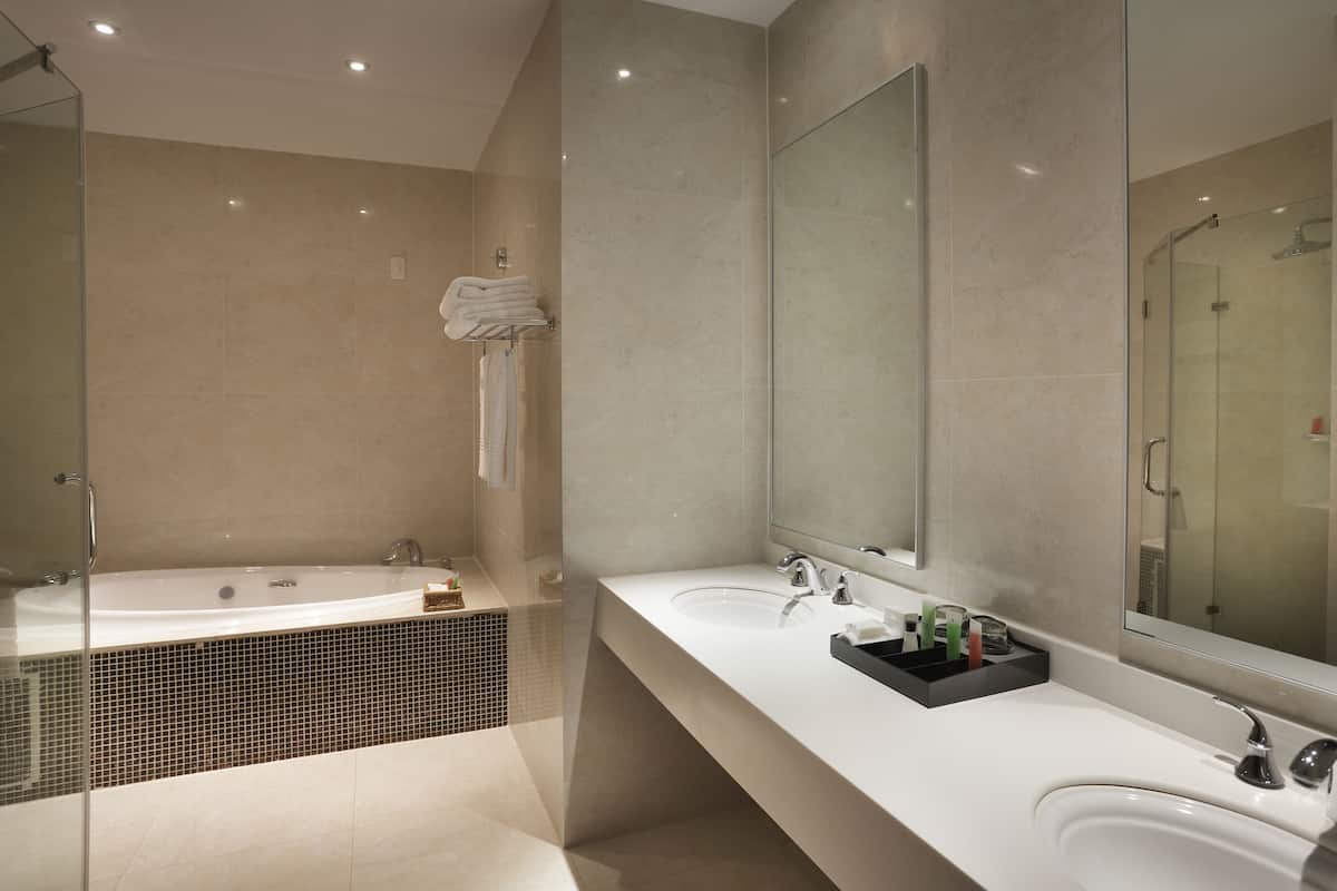 presidential suite | bathroom | separate bathtub and shower, slippers, towels