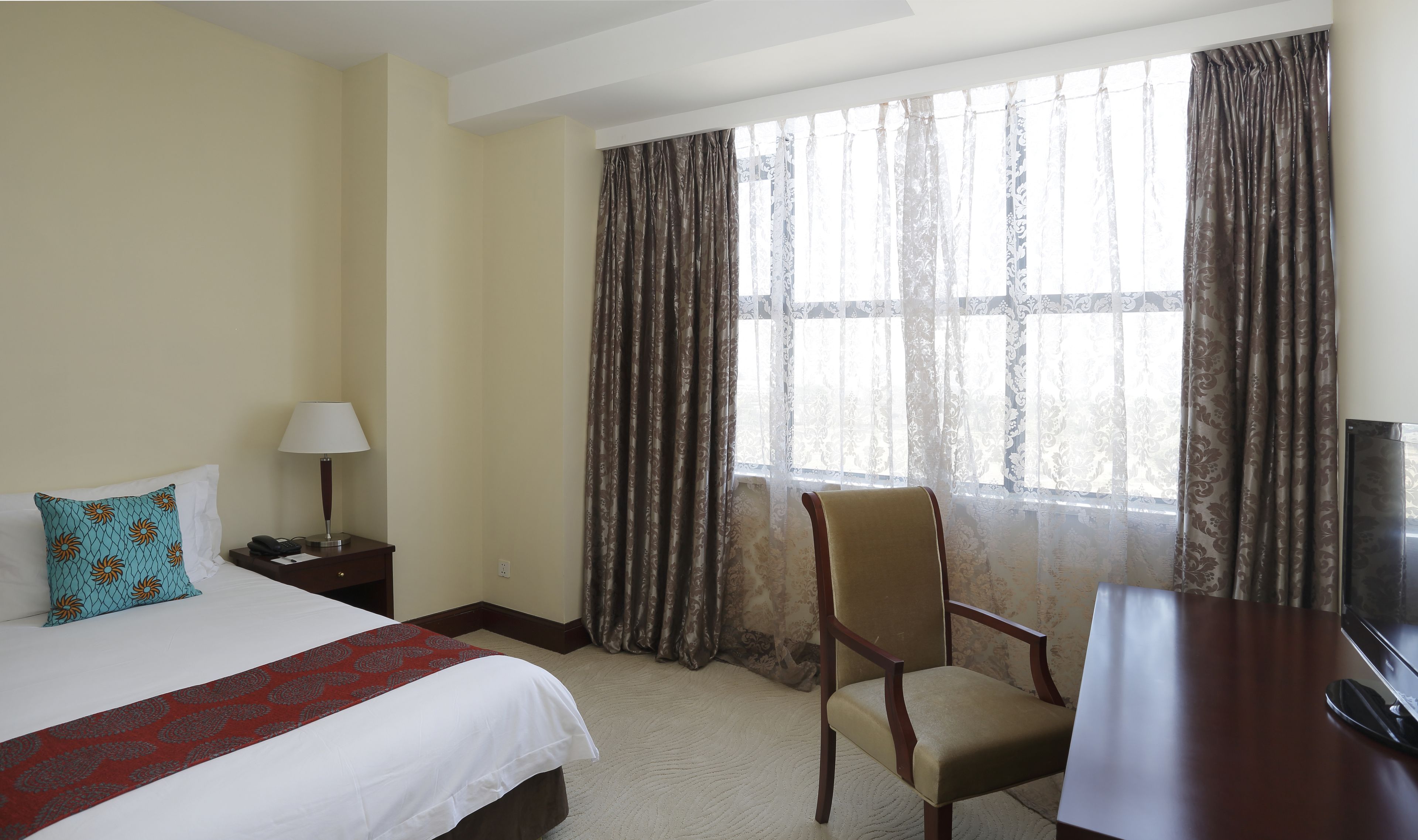 presidential suite | minibar, in-room safe, desk, soundproofing