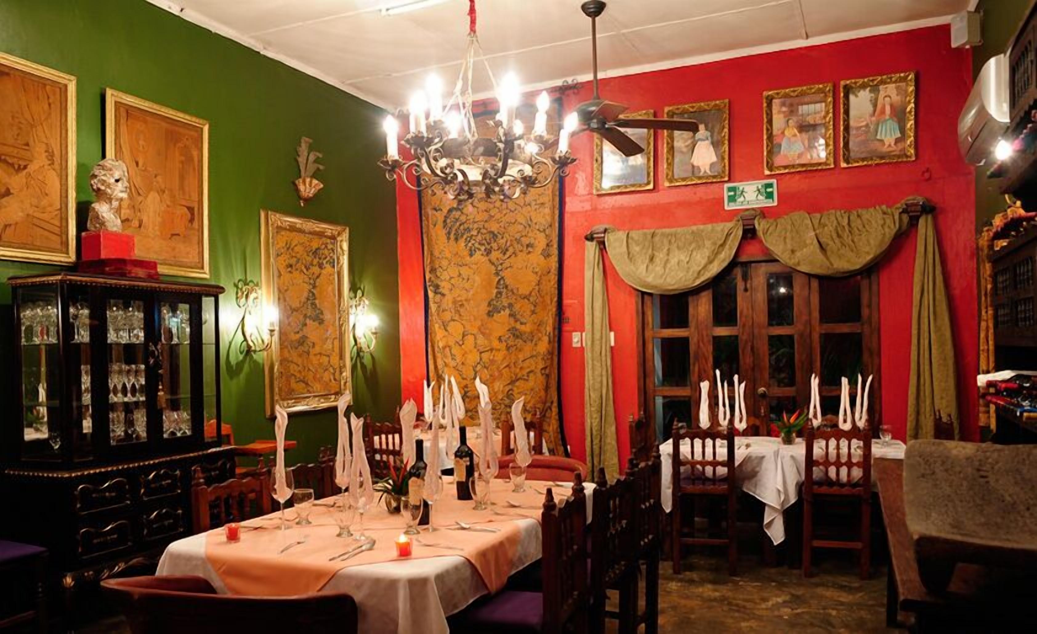 breakfast, lunch, dinner served; fusion cuisine