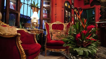 Sala de estar en el lobby