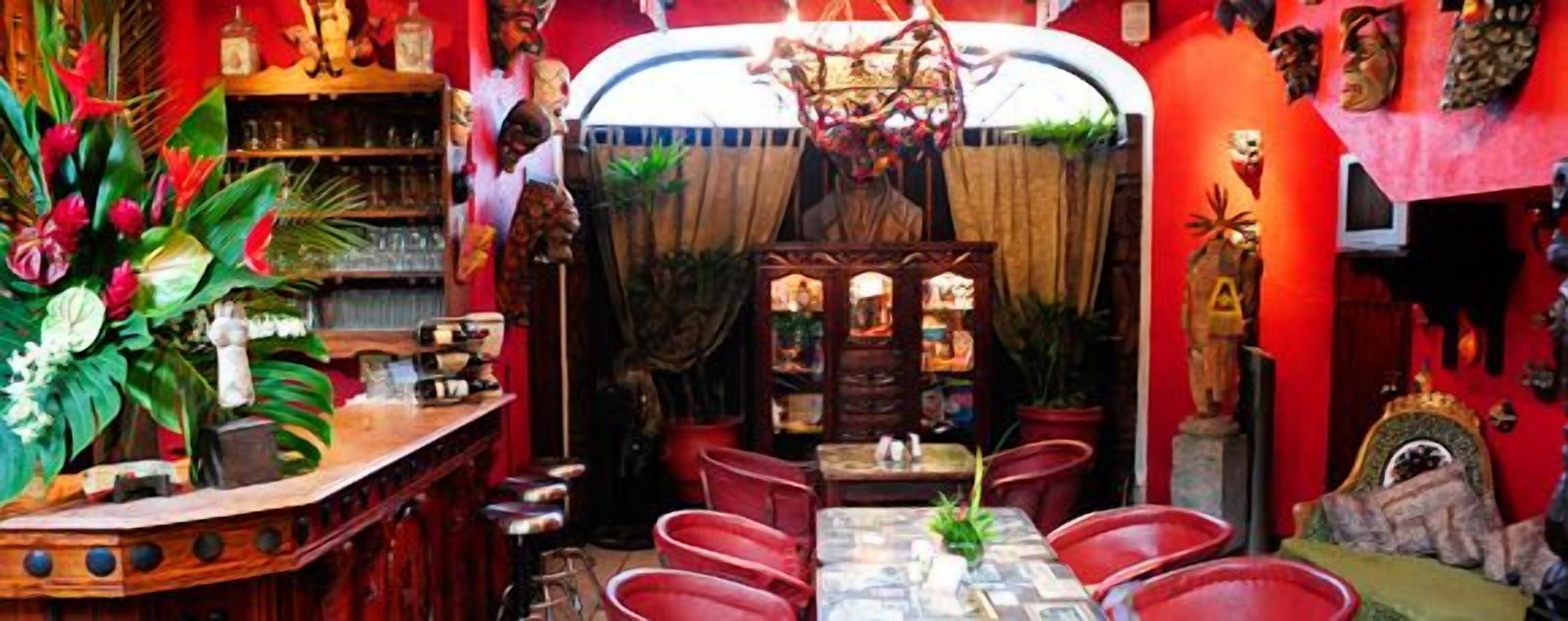 breakfast, lunch, dinner served; fusion cuisine