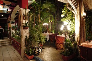 Indoor wedding - Hotel Casona Maya Mexicana (Tapachula)