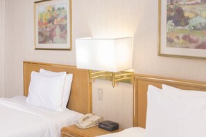 Standard Room, 2 Katil Kelamin (Double) | Meja, Wi-fi percuma, cadar katil 
