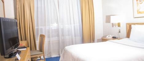 Standard-huone, 1 parisänky | Työpöytä, ilmainen Wi-Fi, vuodevaatteet