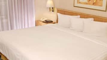 Escritorio, wifi gratis y ropa de cama
