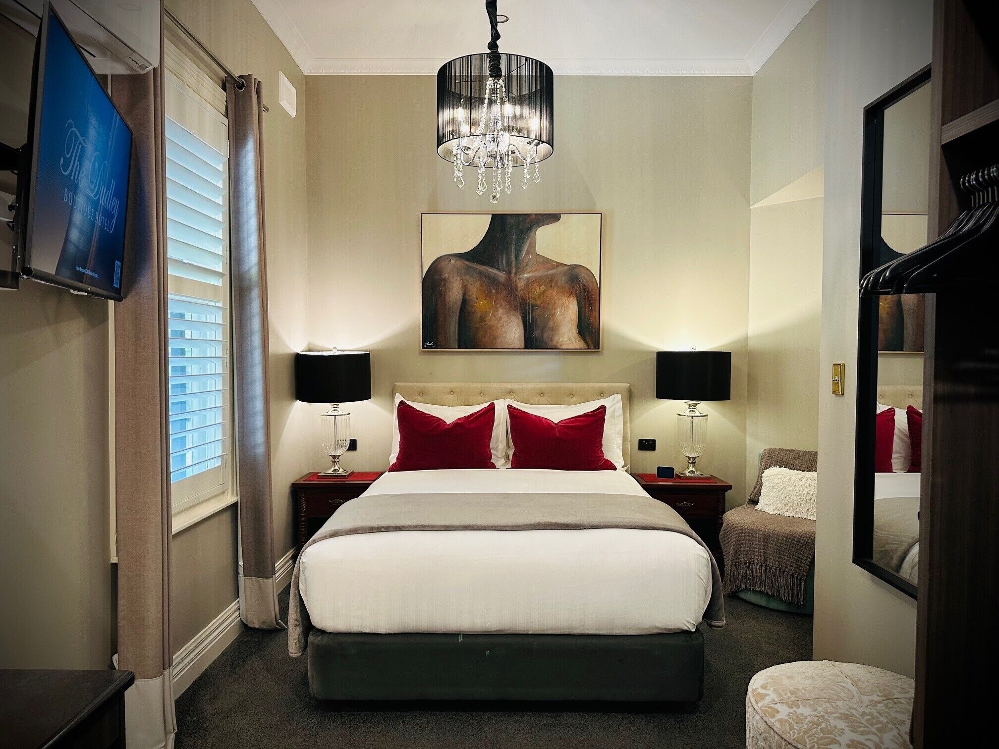 The Dudley Queen Rooms