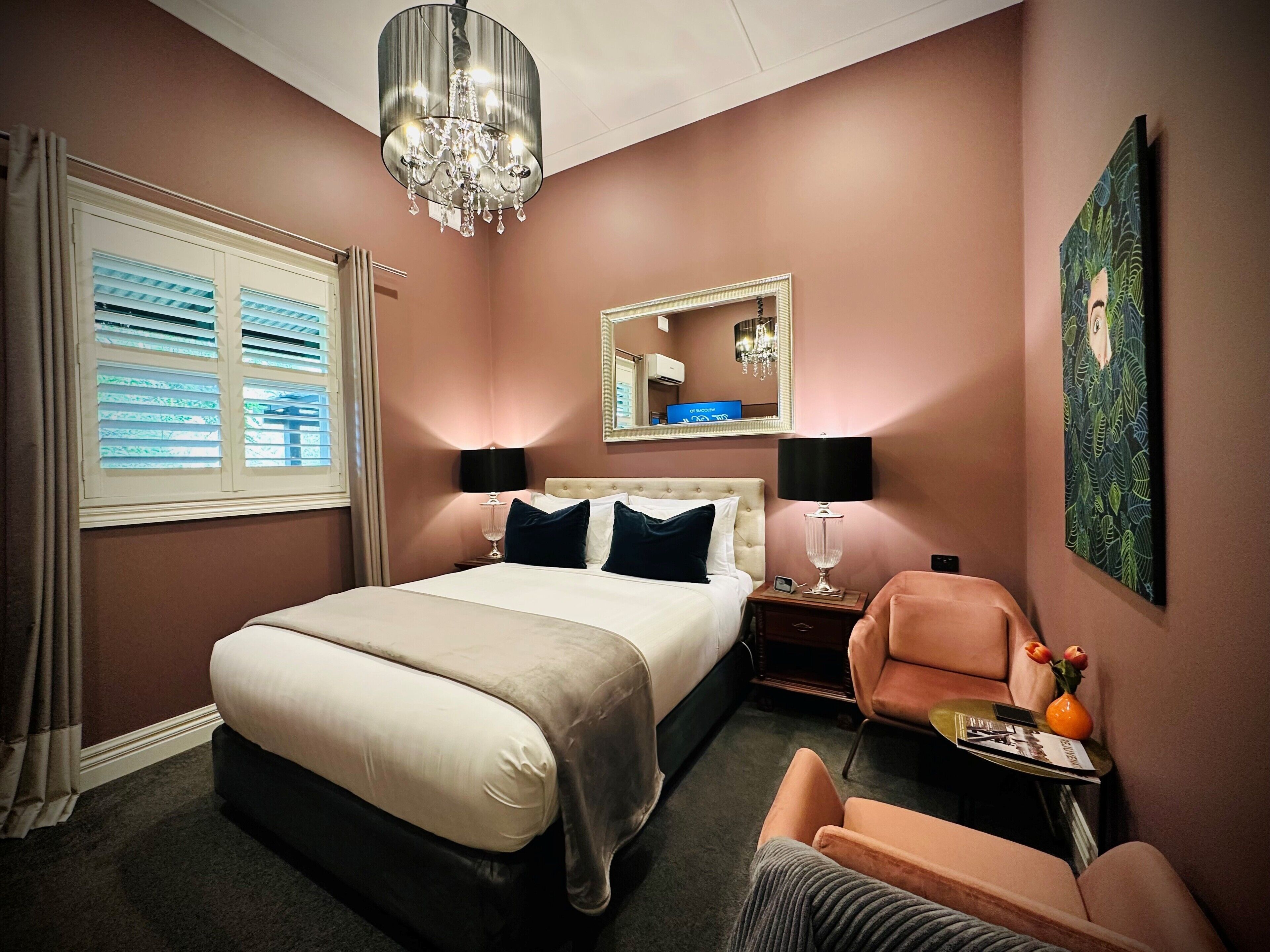 The Dudley Queen Rooms