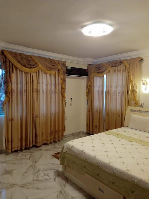 Premium bedding, minibar, in-room safe, desk