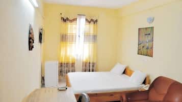 Ropa de cama de alta calidad y minibar