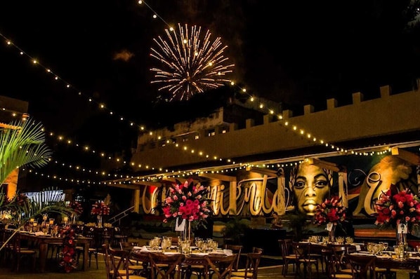 Outdoor banquet area - El Claustro Hotel House (Cartagena)