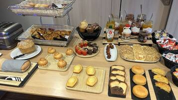 Daily buffet breakfast (EUR 17 per person)