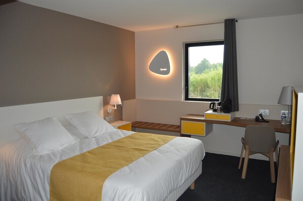 Double Room, 1 Double Bed | In-room safe, soundproofing, free cribs/infant beds, free WiFi