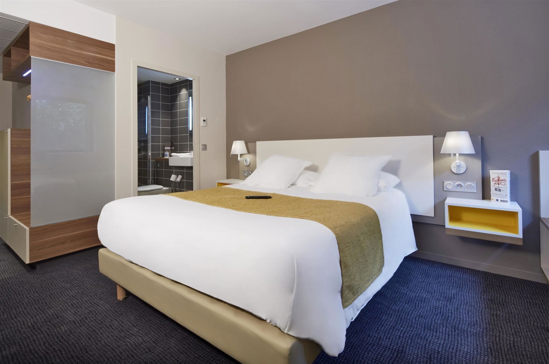 In-room safe, soundproofing, free cribs/infant beds, free WiFi