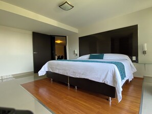 In-room safe, individually decorated, individually furnished - Grupo Kings Suites Magnolia (Mexico City)